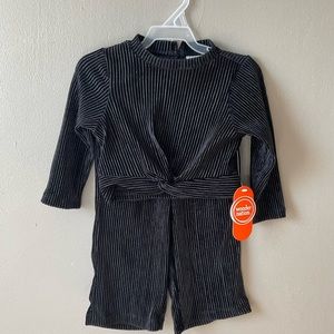 Wonder Nation black 2 pcs girl’s outfit